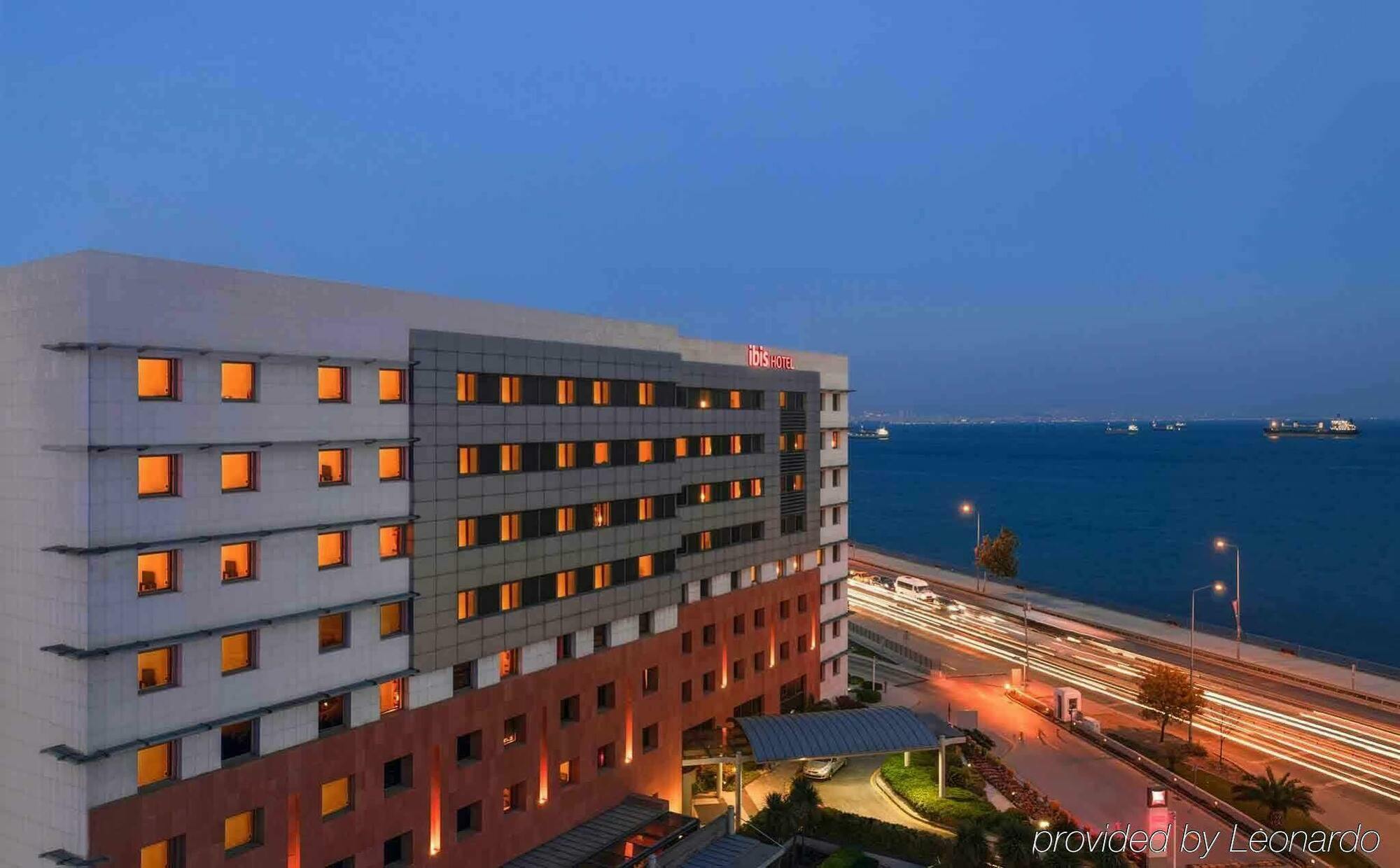 Ibis Istanbul Zeytinburnu Hotel Bagian luar foto